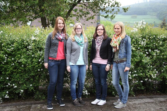 Linda Nagel, Luisa Götte, Elena Schmidt und Lisa Ortjohann stehen kurz vor dem Auslandspraktikum (Foto: BKBB | IS)